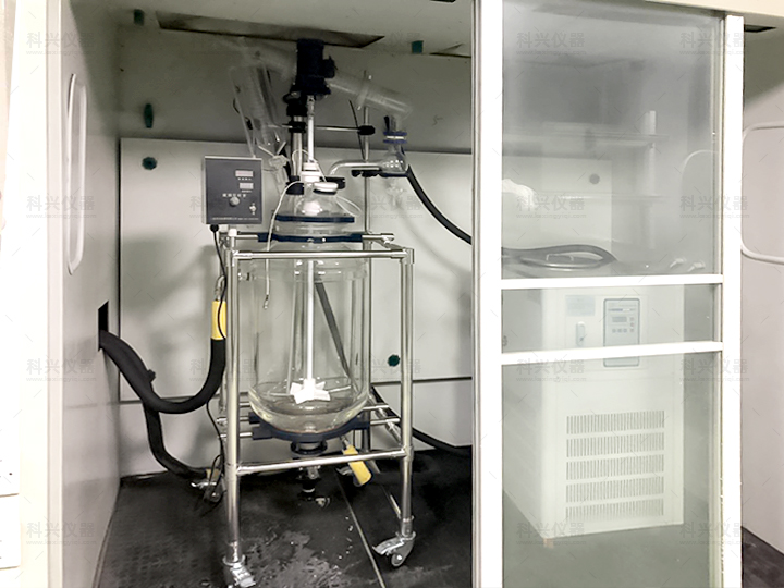 上?？婆d儀器與某公司合作