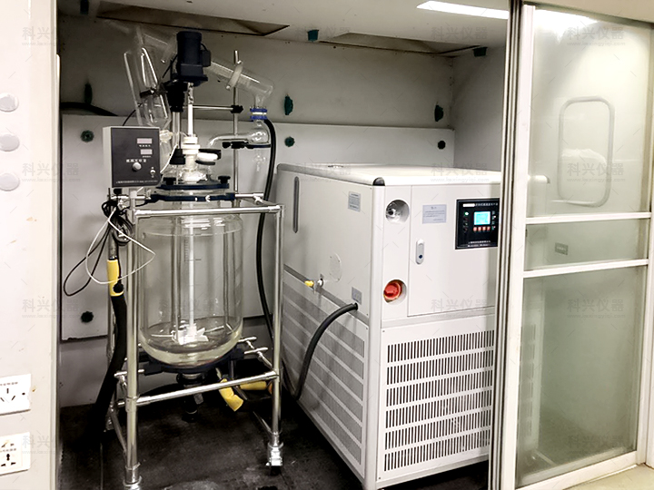 上?？婆d儀器與某公司合作